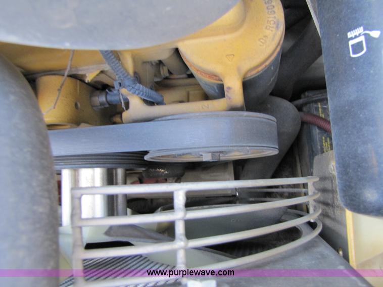 image for item A5163 2005 John Deere 320 skid loader