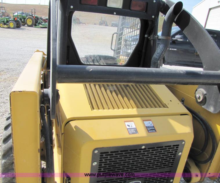 image for item A5163 2005 John Deere 320 skid loader