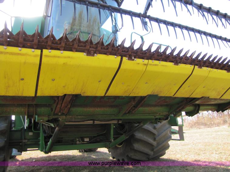 image for item A5164 John Deere 925F header