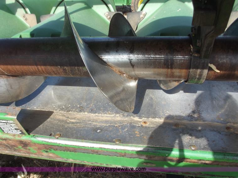 image for item A5356 2006 John Deere 1293 12 row corn head