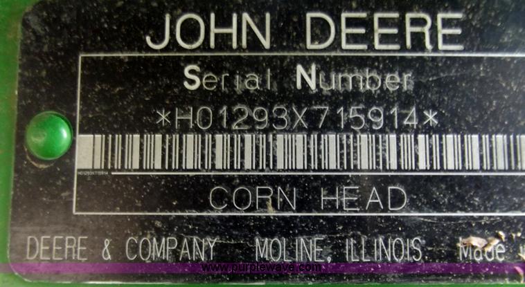 image for item A5356 2006 John Deere 1293 12 row corn head