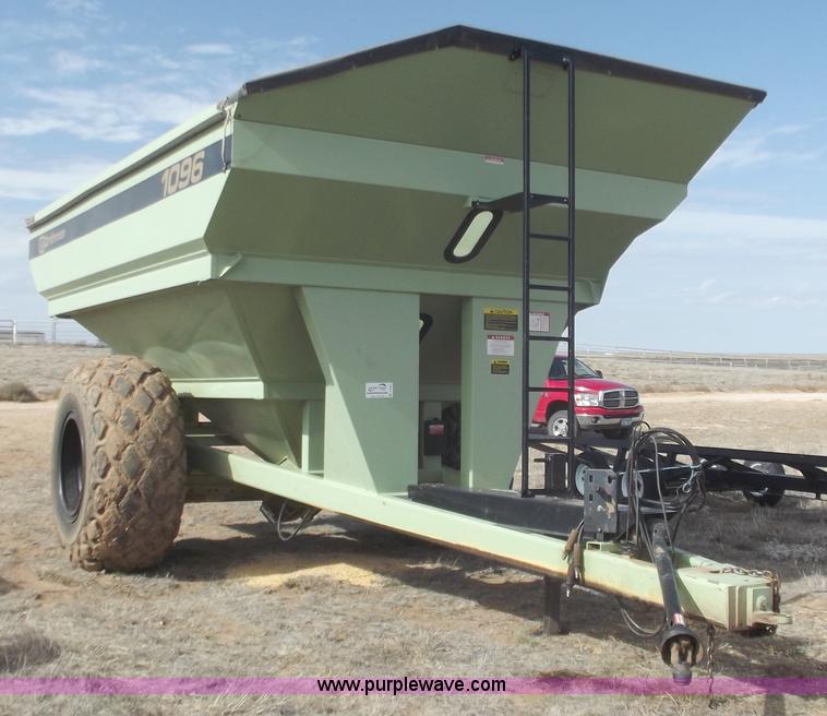 image for item A5357 Orthman 1096 grain cart