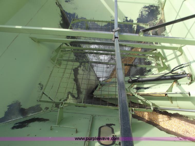 image for item A5357 Orthman 1096 grain cart