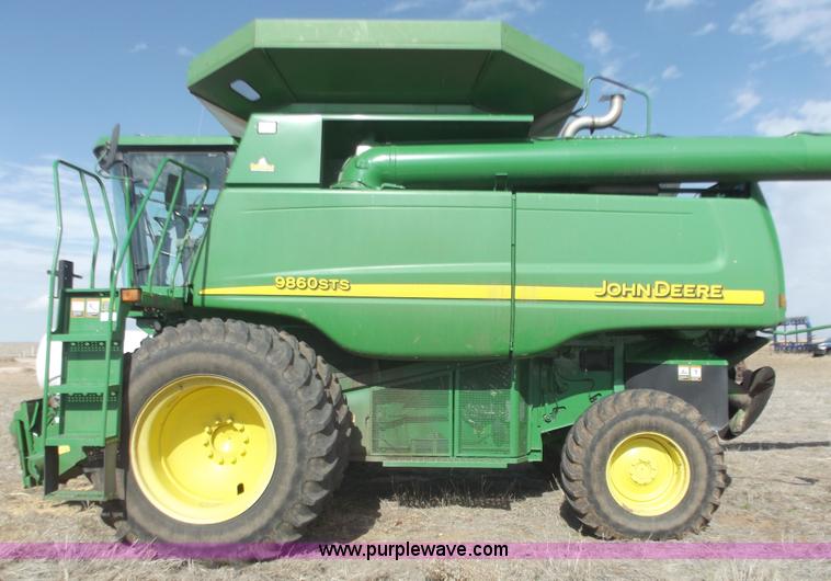 image for item A5359 2004 John Deere 9860 STS combine