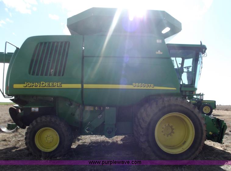 image for item A5359 2004 John Deere 9860 STS combine