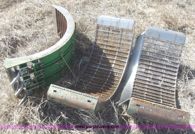 image for item A5359 2004 John Deere 9860 STS combine