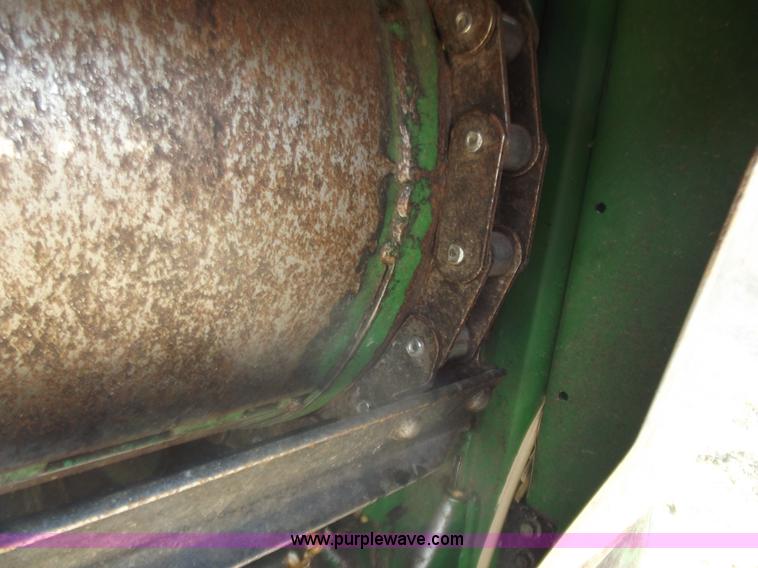 image for item A5359 2004 John Deere 9860 STS combine