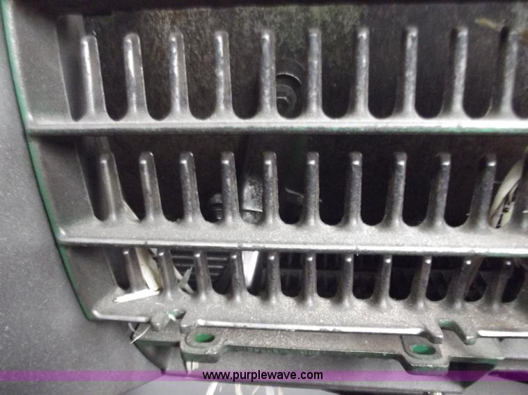 image for item A5359 2004 John Deere 9860 STS combine