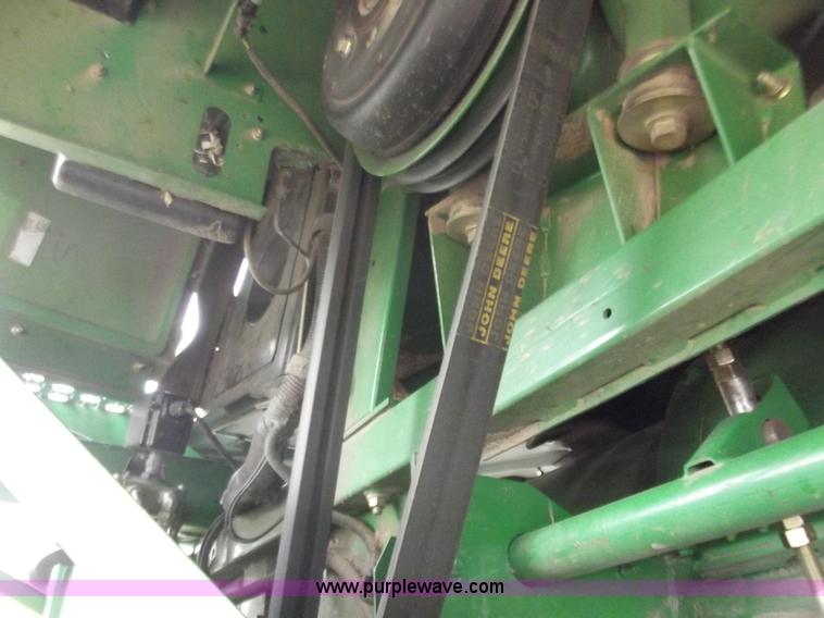 image for item A5359 2004 John Deere 9860 STS combine