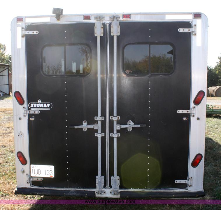 image for item A6528 1994 Sooner gooseneck horse trailer