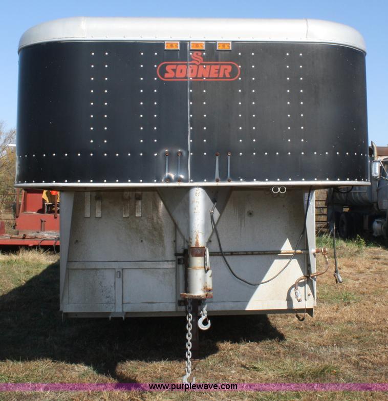 image for item A6528 1994 Sooner gooseneck horse trailer