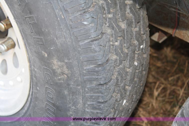 image for item A6528 1994 Sooner gooseneck horse trailer