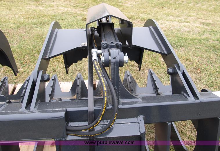image for item A8024 Stout XHD84 hydraulic brush grapple