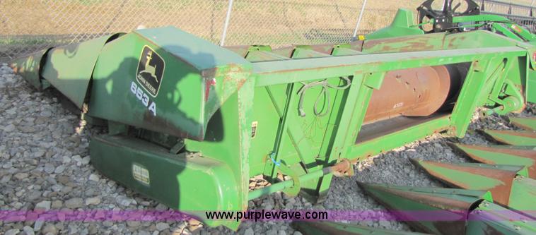 image for item B2003 John Deere 653A row crop header