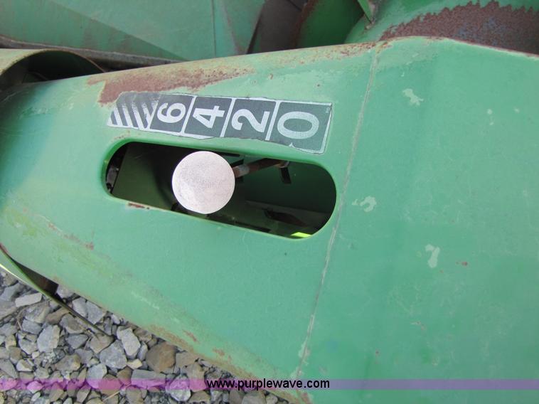 image for item B2003 John Deere 653A row crop header
