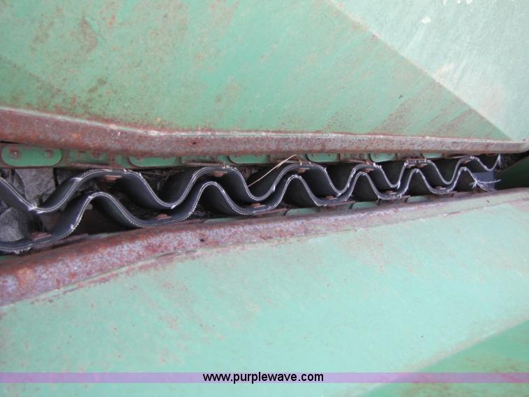 image for item B2003 John Deere 653A row crop header