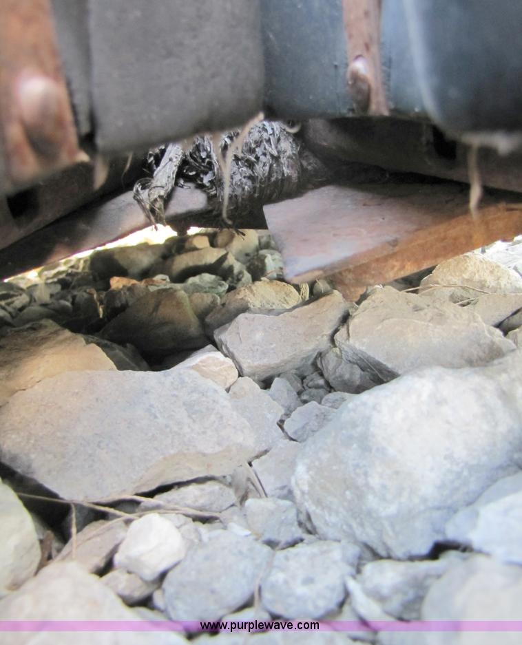 image for item B2003 John Deere 653A row crop header