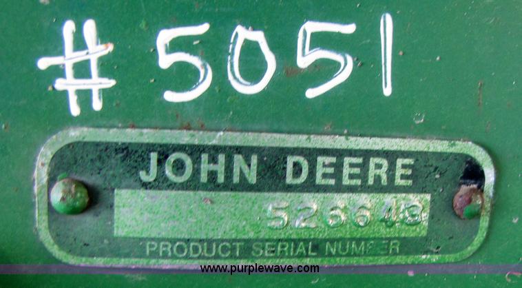 image for item B2003 John Deere 653A row crop header