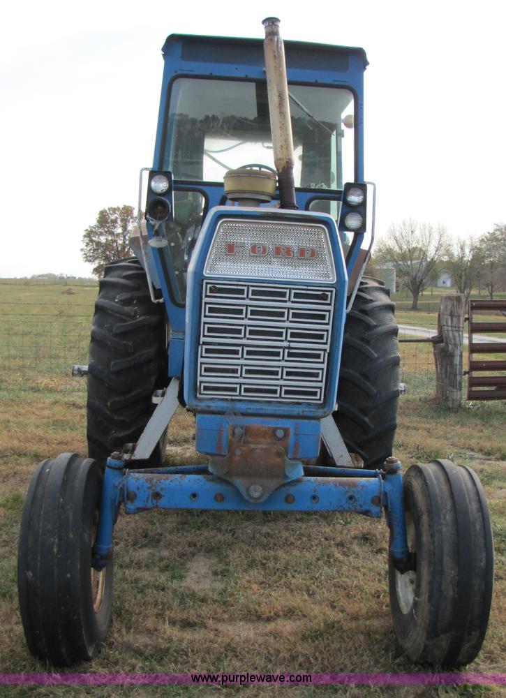 image for item B2004 1975 Ford 9600 tractor