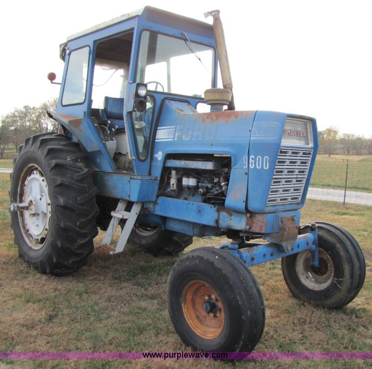 image for item B2004 1975 Ford 9600 tractor