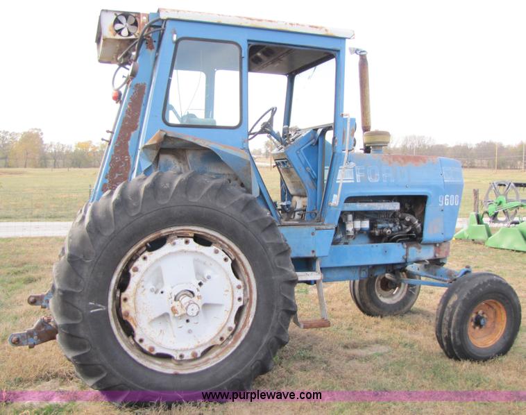 image for item B2004 1975 Ford 9600 tractor