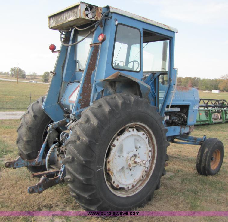 image for item B2004 1975 Ford 9600 tractor