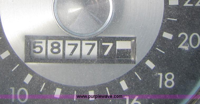 image for item B2004 1975 Ford 9600 tractor