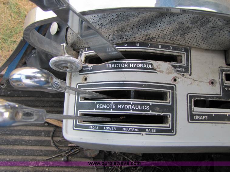 image for item B2004 1975 Ford 9600 tractor