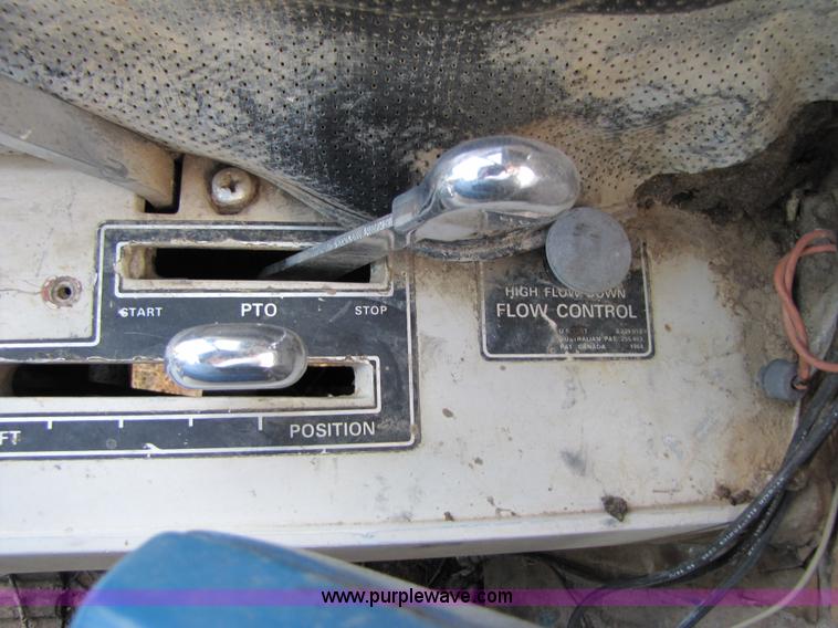 image for item B2004 1975 Ford 9600 tractor