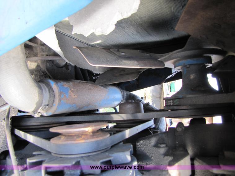 image for item B2004 1975 Ford 9600 tractor