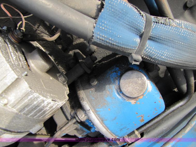 image for item B2004 1975 Ford 9600 tractor