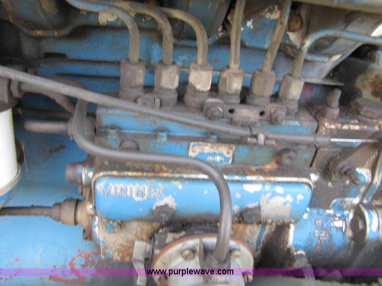 image for item B2004 1975 Ford 9600 tractor
