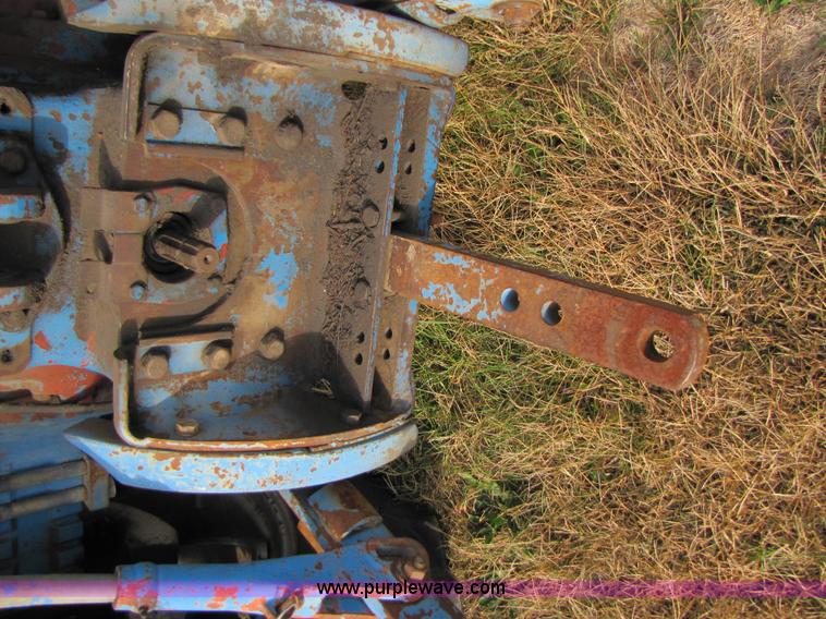 image for item B2004 1975 Ford 9600 tractor