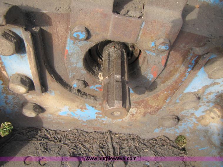 image for item B2004 1975 Ford 9600 tractor