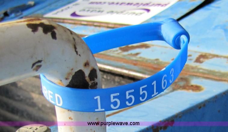 image for item B2004 1975 Ford 9600 tractor