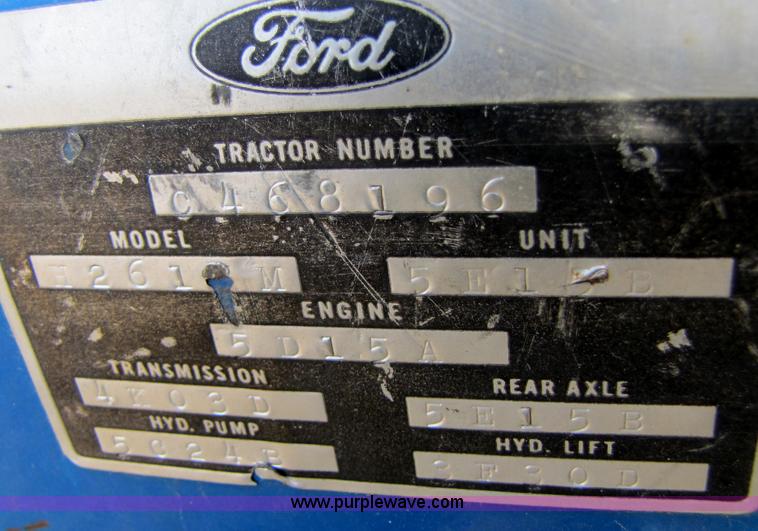 image for item B2004 1975 Ford 9600 tractor