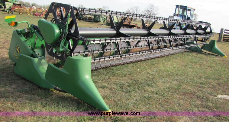 image for item B2005 2003 John Deere 930F 30' flex platform