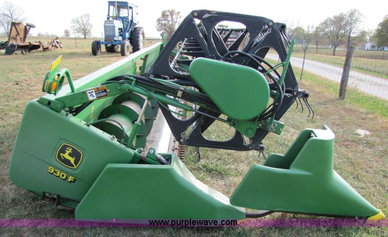 image for item B2005 2003 John Deere 930F 30' flex platform