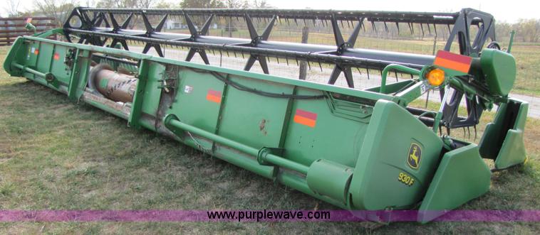 image for item B2005 2003 John Deere 930F 30' flex platform