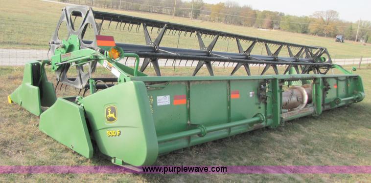 image for item B2005 2003 John Deere 930F 30' flex platform
