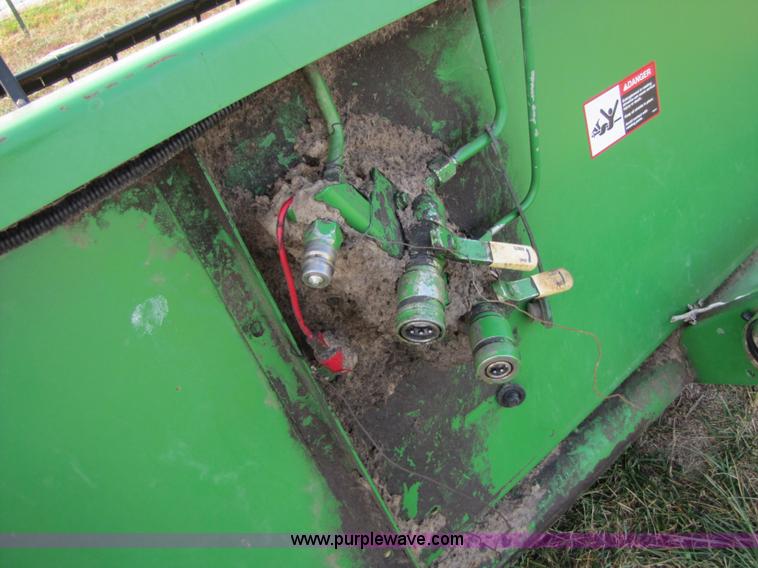 image for item B2005 2003 John Deere 930F 30' flex platform