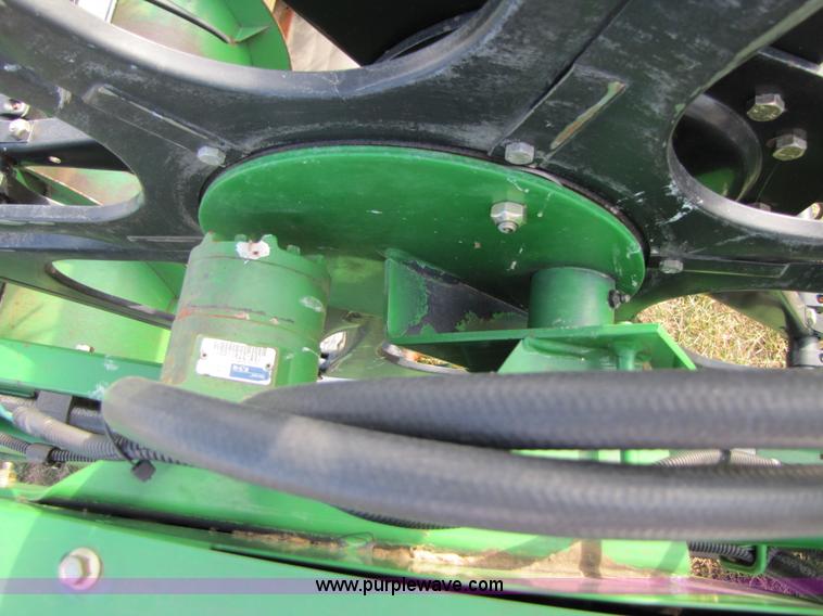 image for item B2005 2003 John Deere 930F 30' flex platform