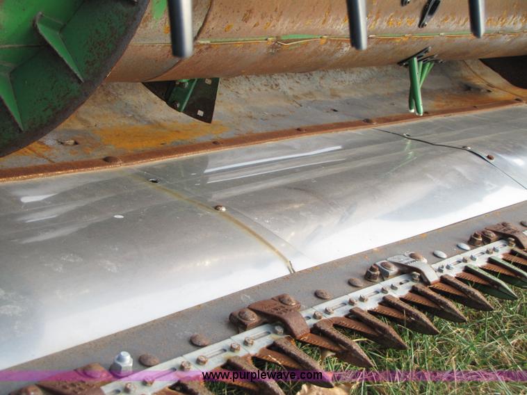 image for item B2005 2003 John Deere 930F 30' flex platform