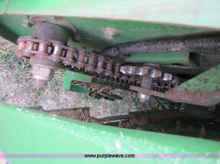 image for item B2005 2003 John Deere 930F 30' flex platform