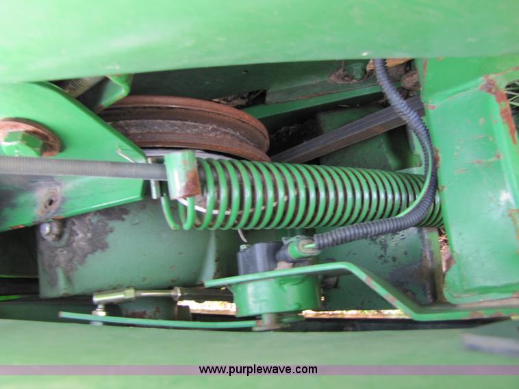 image for item B2005 2003 John Deere 930F 30' flex platform