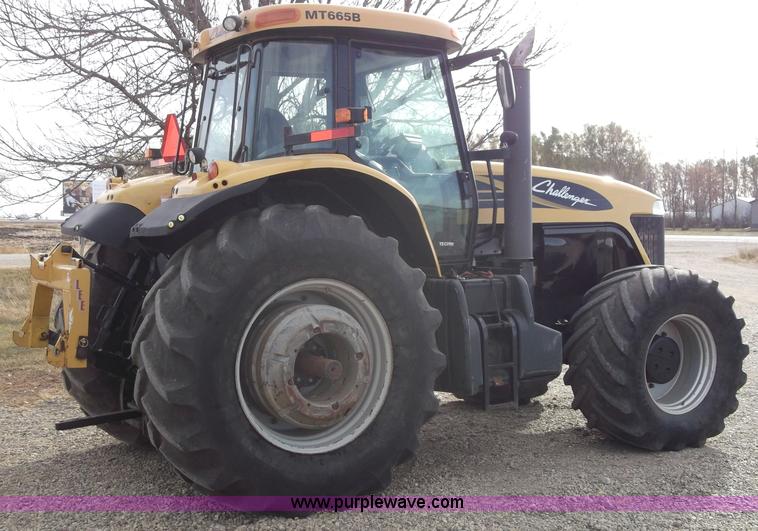 image for item B5063 2007 Challenger MT665B MFWA tractor