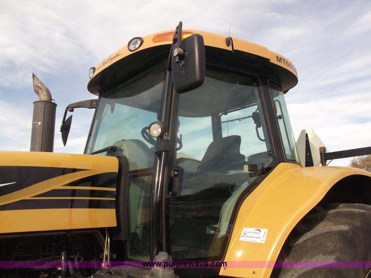 image for item B5063 2007 Challenger MT665B MFWA tractor