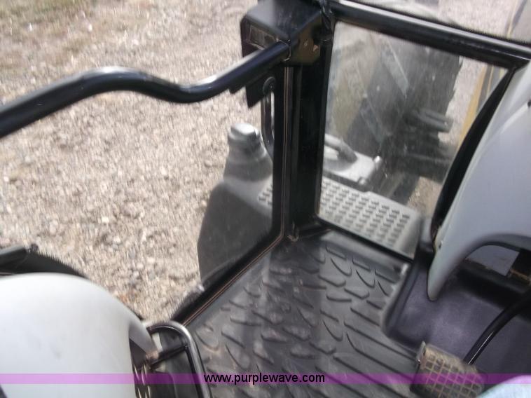 image for item B5063 2007 Challenger MT665B MFWA tractor