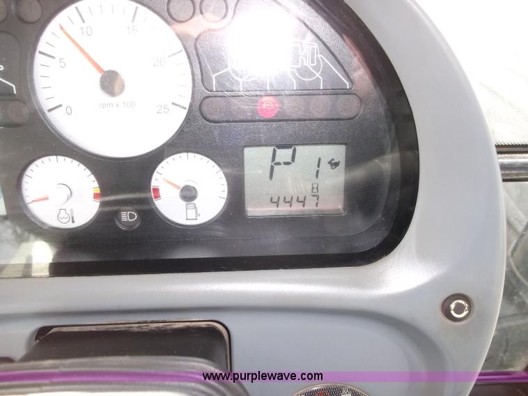 image for item B5063 2007 Challenger MT665B MFWA tractor