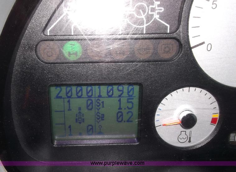 image for item B5063 2007 Challenger MT665B MFWA tractor